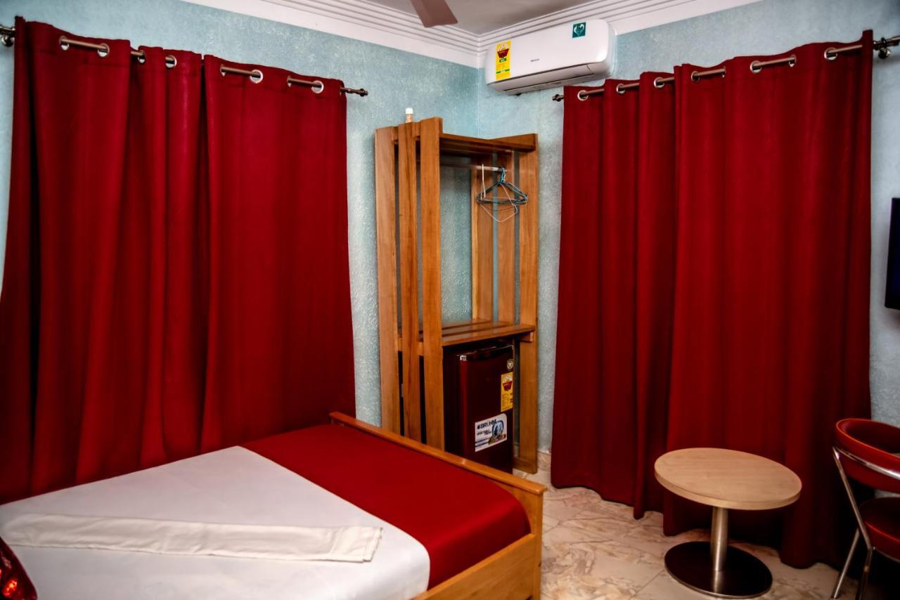 Homey Lodge Kumasi Ngoại thất bức ảnh