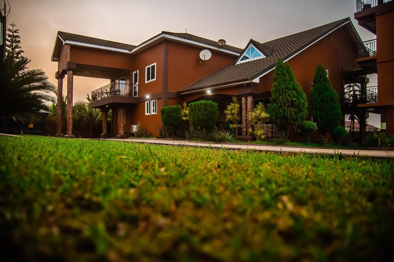 Homey Lodge Kumasi Ngoại thất bức ảnh
