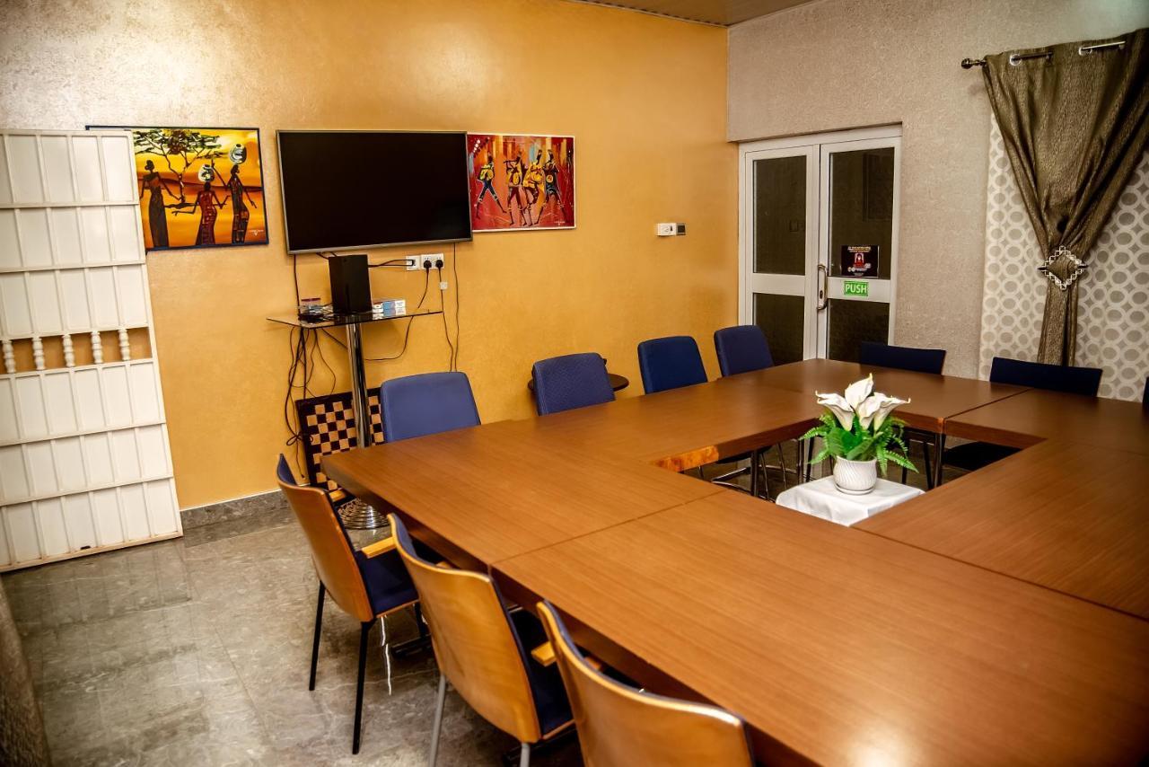 Homey Lodge Kumasi Ngoại thất bức ảnh