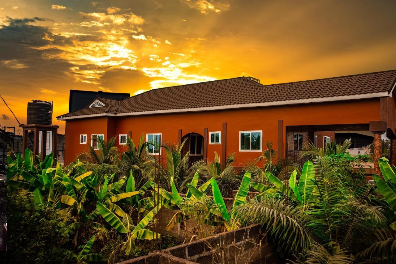 Homey Lodge Kumasi Ngoại thất bức ảnh