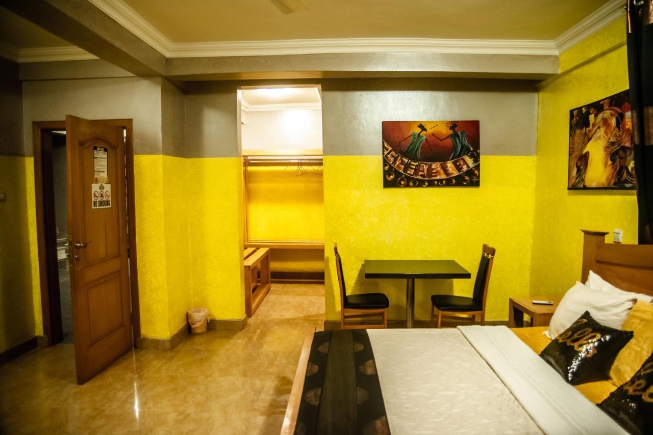 Homey Lodge Kumasi Ngoại thất bức ảnh